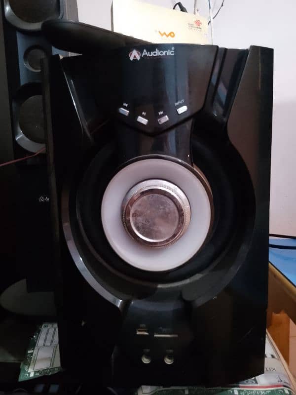 audionic RB,110 good condition high bass 16