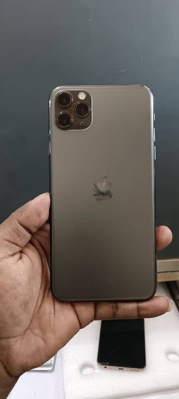 IPhone 11 Pro Max 64Gb Factory Unlocked Good condition 0