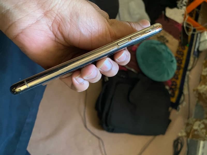 iPhone xs 64gb duel approved 1