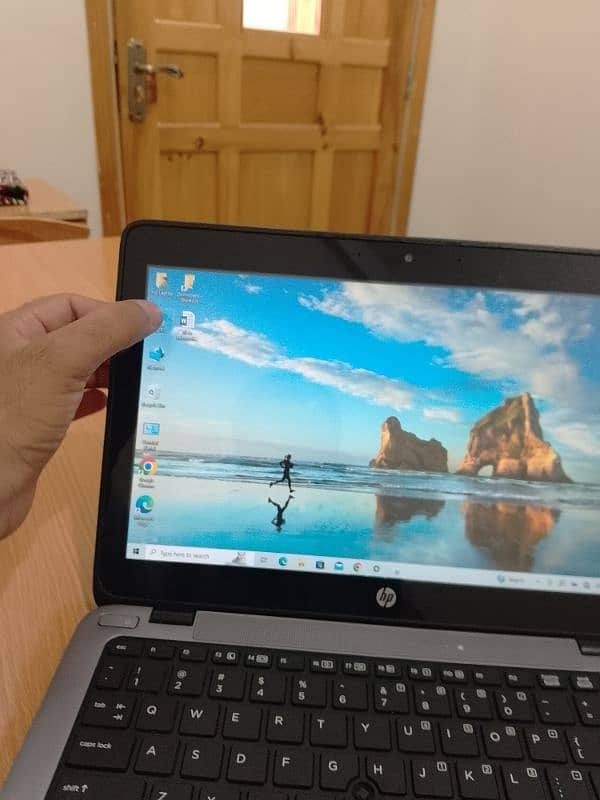 HP 820 g1 Cor i5 4th Gen touch screen 4