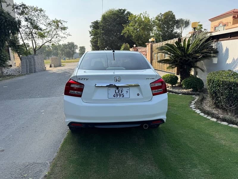 Honda City IVTEC 2019 white Genuine Condition 4