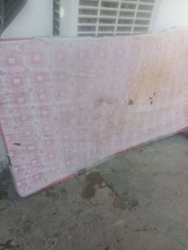 single bed with mattress only 10 month use hai Raja bazar Rawapindi 8