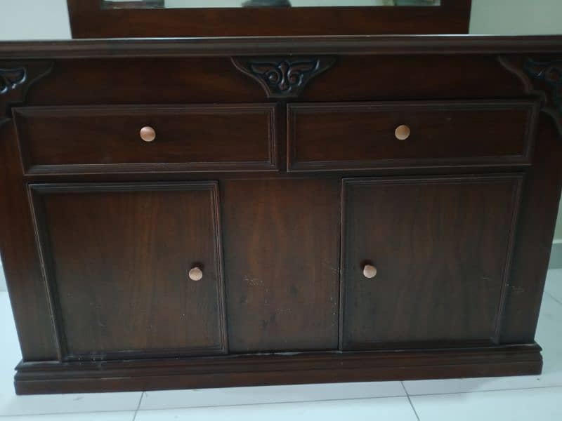 carved wood 2 single beds 1 center locker 1 dressing table 4