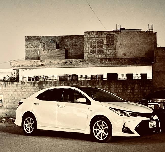 Toyota Corolla Altis 2015 1