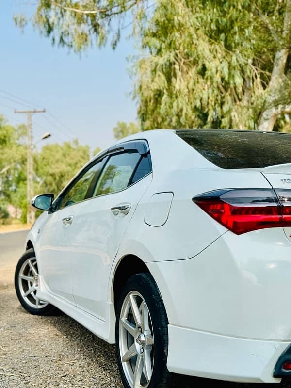 Toyota Corolla Altis 2015 4