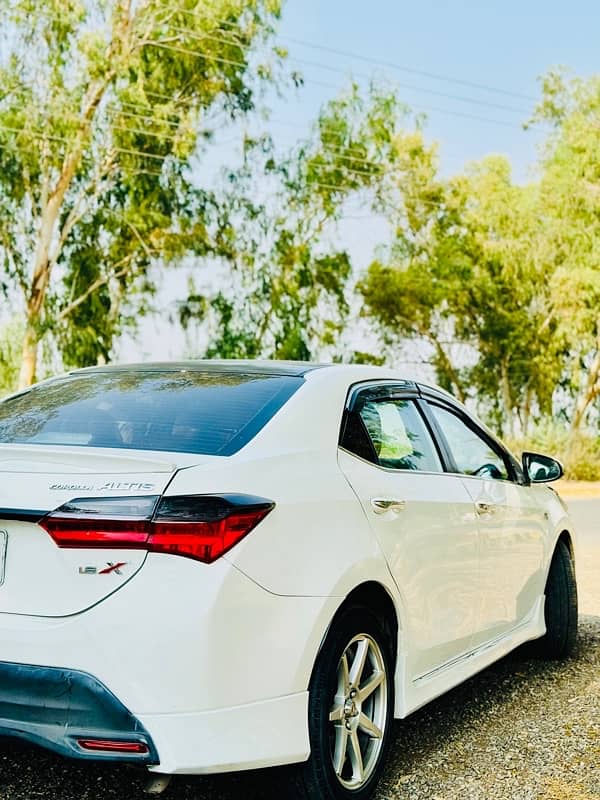 Toyota Corolla Altis 2015 5