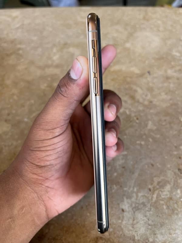 iPhone XS Max 1