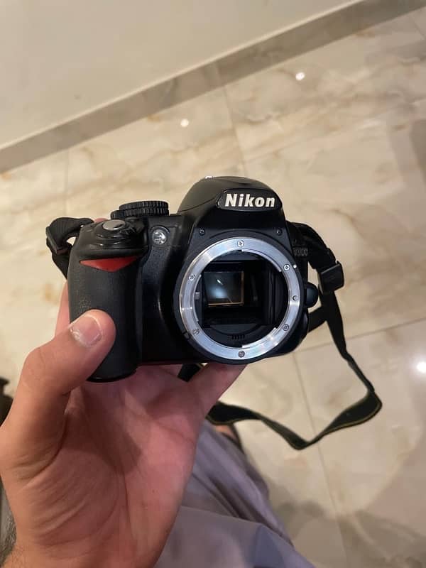 Nikon D3100 barely used 1