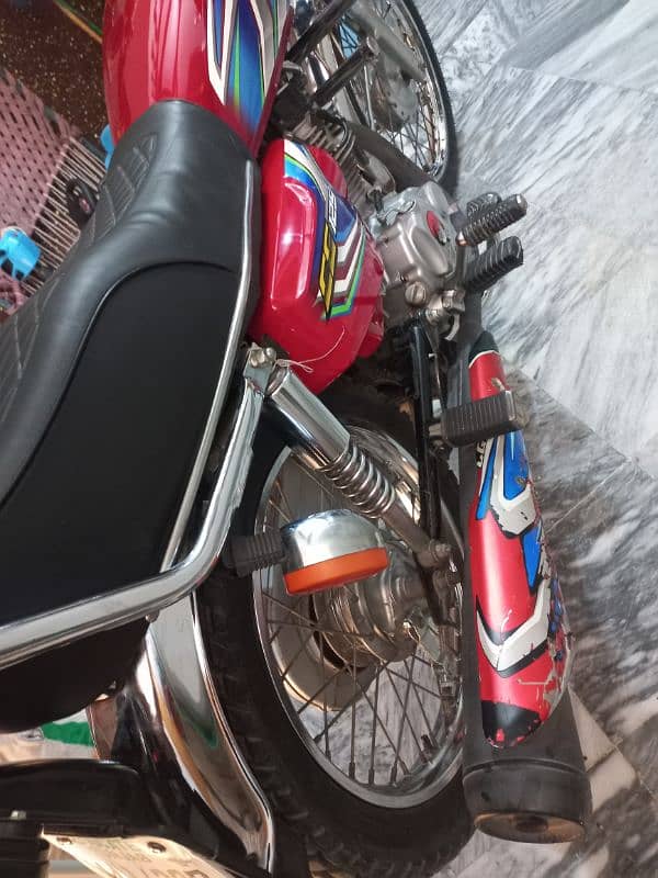 Honda 125 urgent sale 1st owner 9