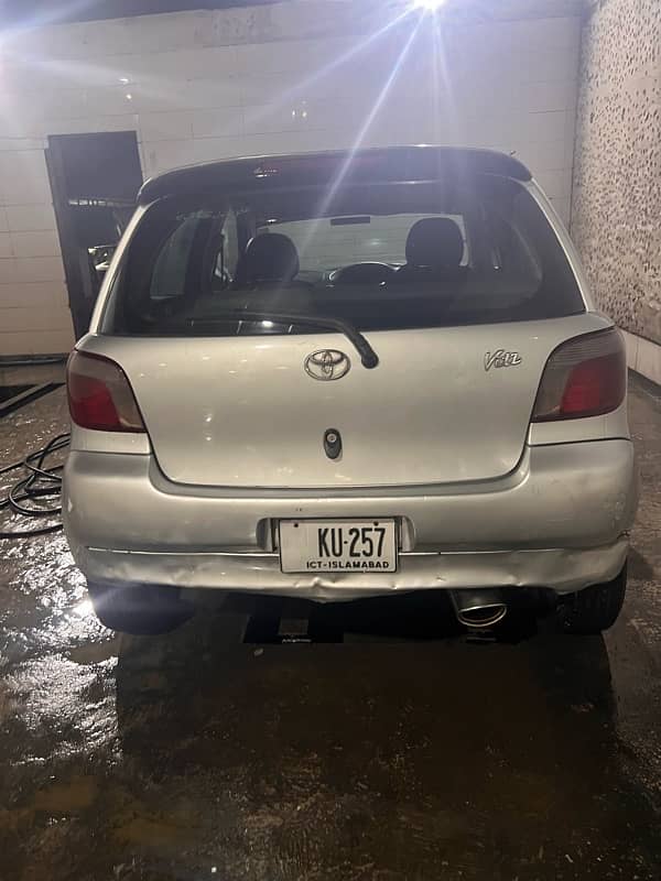 Toyota Vitz 2000 3