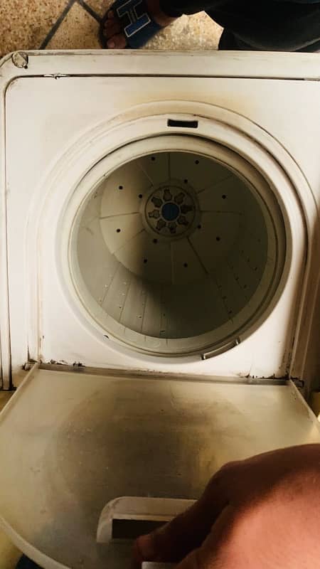 Boss washing machine  combine spiner + diryer working condition 6