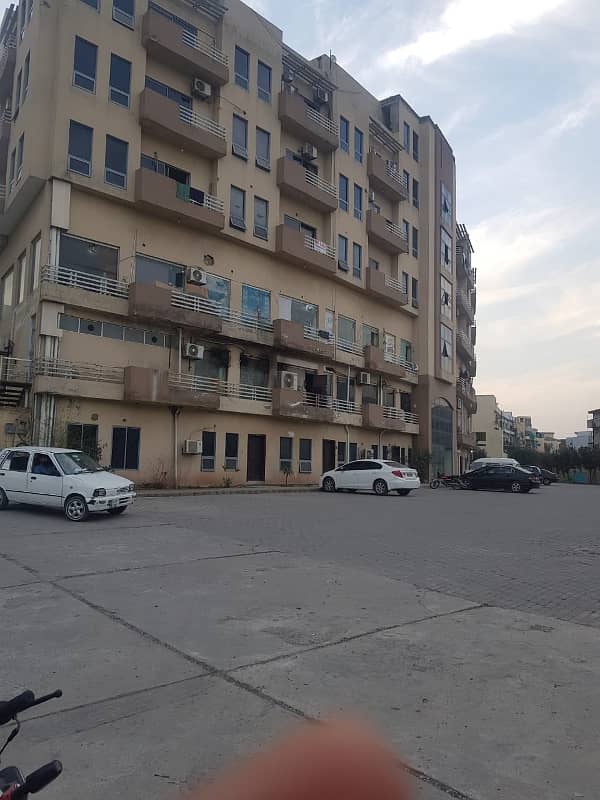 Par Day short time One BeD Room apartment Available for rent in Bahria town phase 4 and 6 empire Heights 2 Family apartment 8