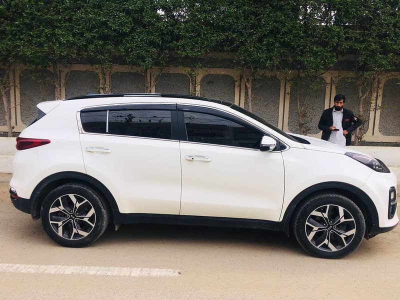 KIA Sportage FWD 2022 5