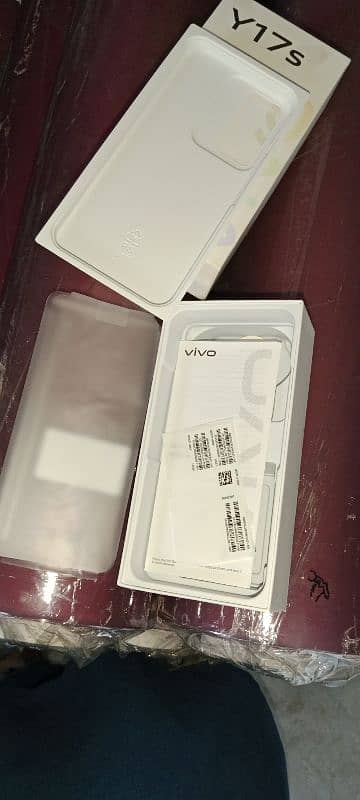 vivo Y17s 100% fit condition. serious customers contact kren 3