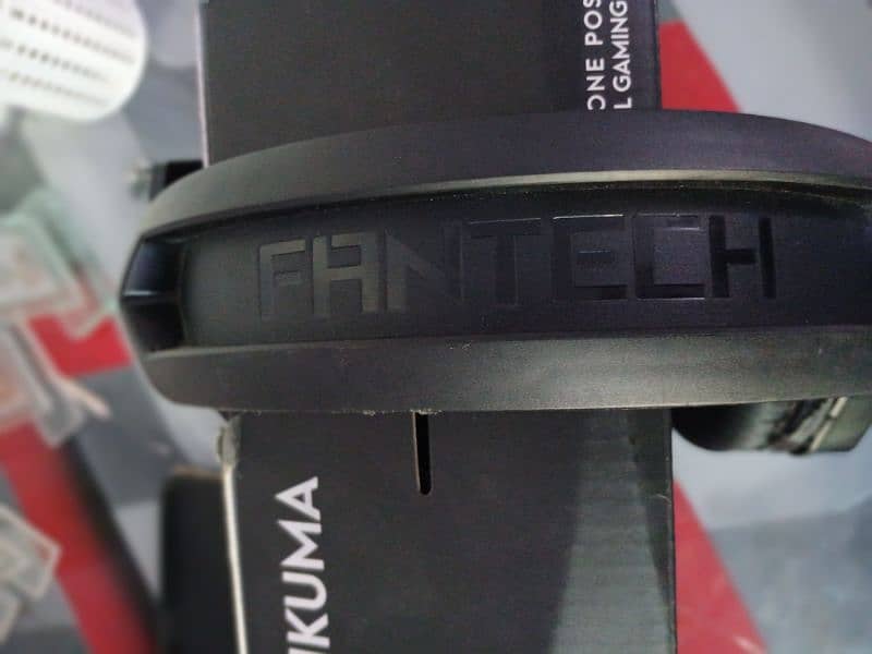 Gaming headphones fantech and onikuma read description 17