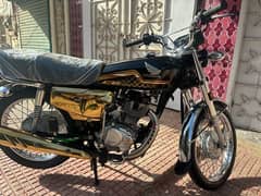 Honda 125 Self Golden Addition