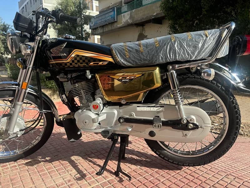 Honda 125 Self Golden Addition 1