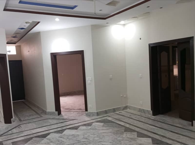 Centrally Located Upper Portion Available In Allama Iqbal Town - Kamran Block For rent 0