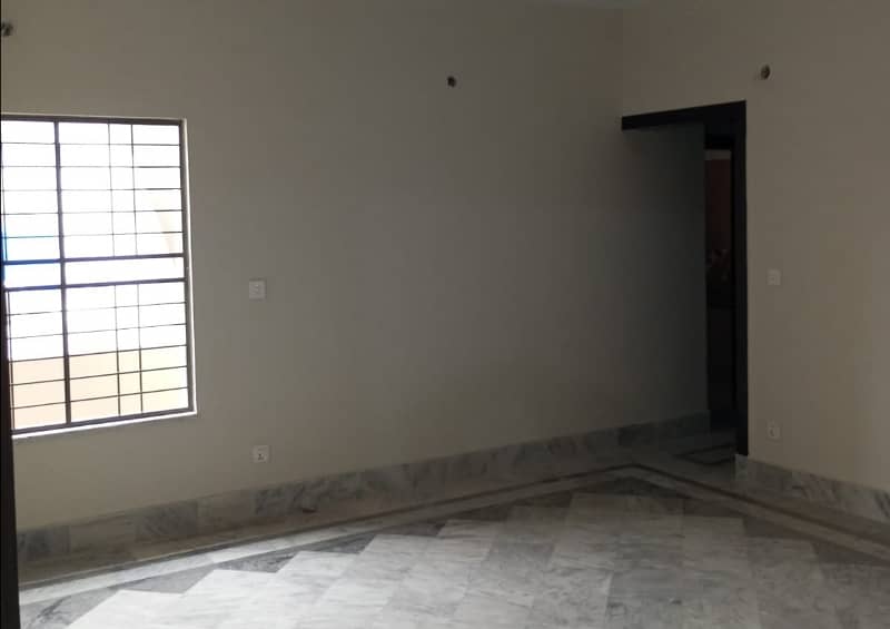 Centrally Located Upper Portion Available In Allama Iqbal Town - Kamran Block For rent 1