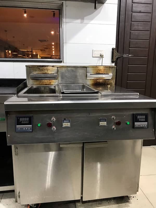 Restaurant kitchen setup for sale New condition 1