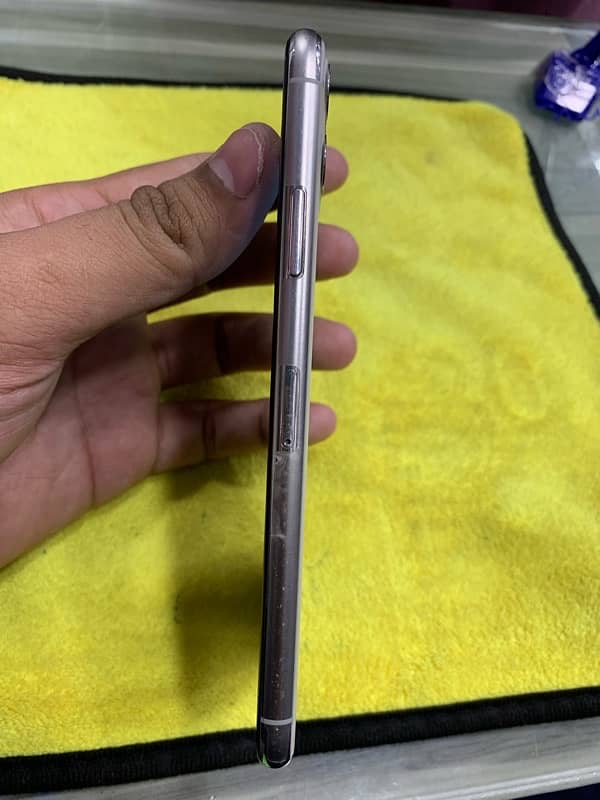 iphone 11pro max 512Gb 4