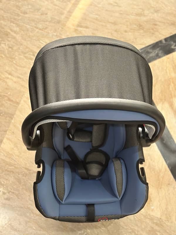 tinnies original carry cot/ car seat 6