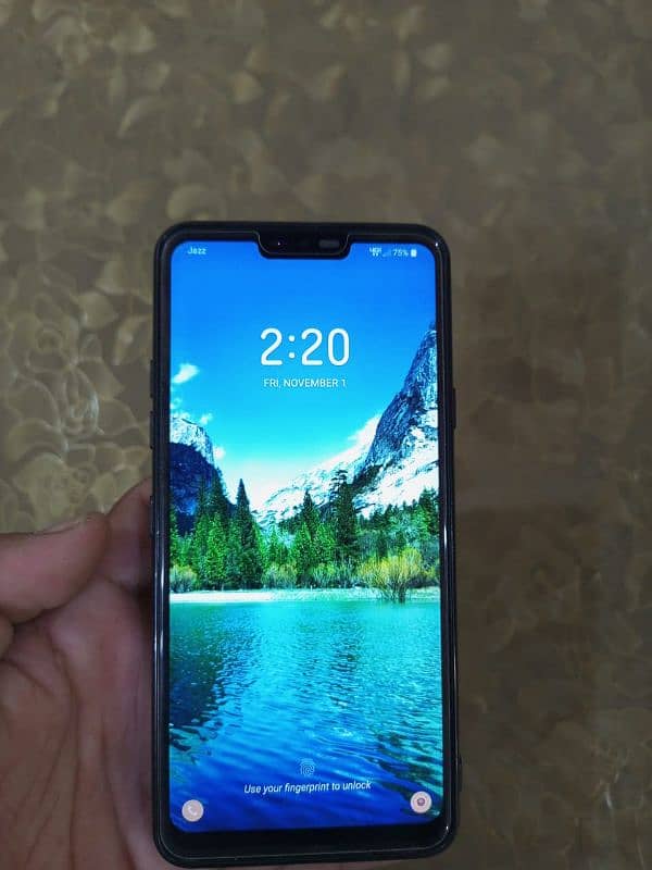 LG G7 buhat hi kamal ka or fast mobile ha no any fault back crack ha 4