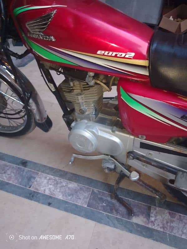 Honda 125.  Lush condition 4