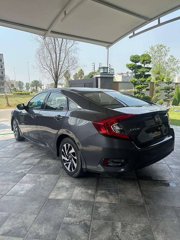 Honda Civic Oriel 2018 4