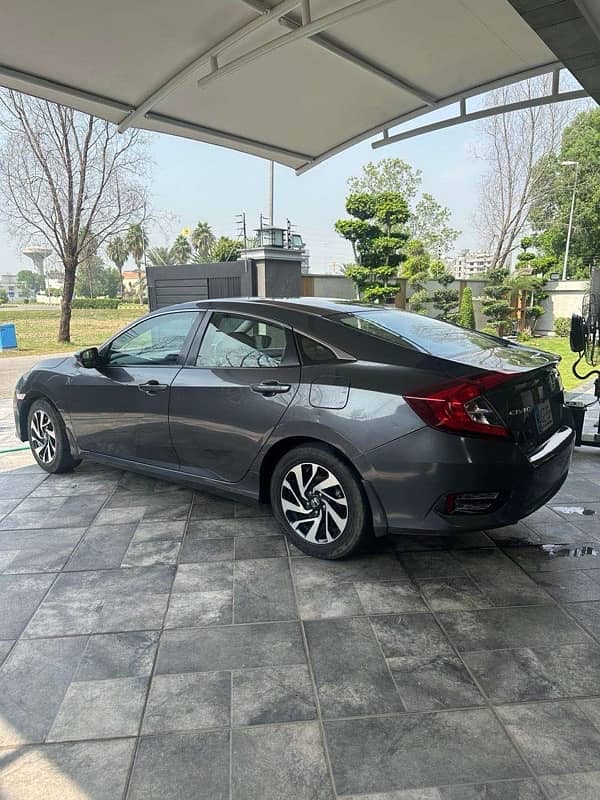 Honda Civic Oriel 2018 6