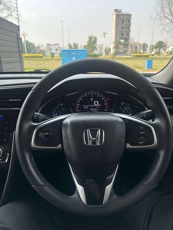 Honda Civic Oriel 2018 10