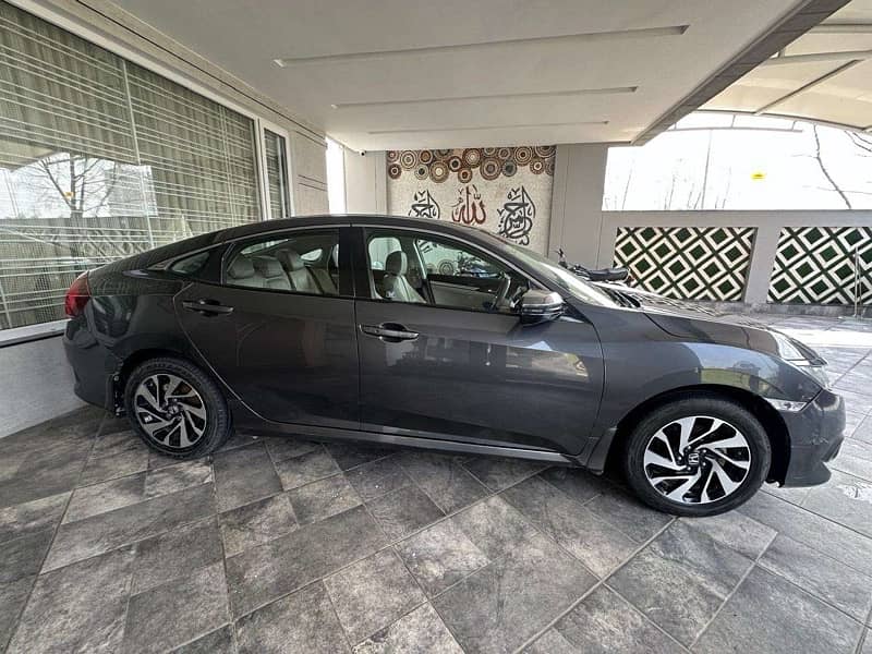 Honda Civic Oriel 2018 15