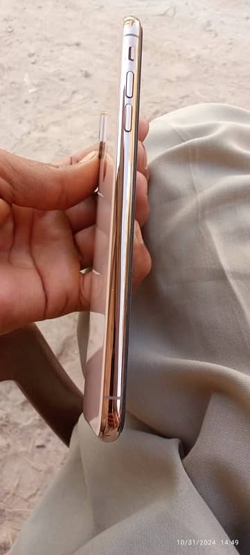 iPhone XS Max dul sim pta approved  m selling 1