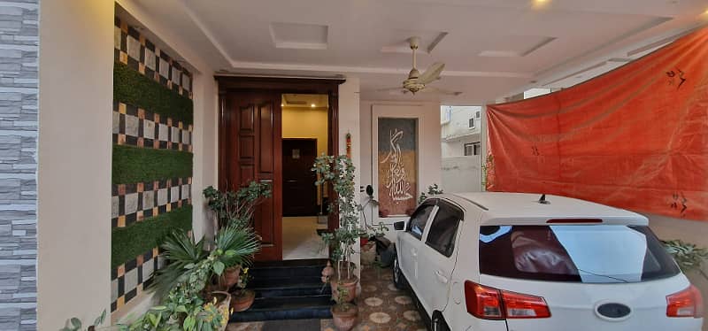 8 MARLA GAS AVAIL NEAR MICDONALS & PARK HOUSE FOR RENT IN DHA 11 RAHBER 1