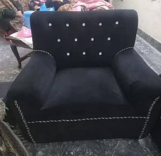 Sofa Set | 5 PCs (3,1,1) | Price Negotiable 3