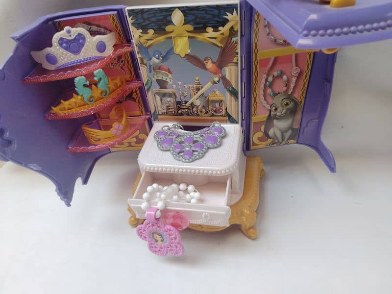 Sofia the first// Girls accessory box! 1