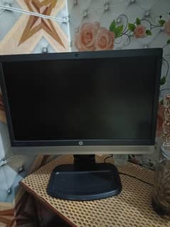 24inch lCD 10 by 10 full ok