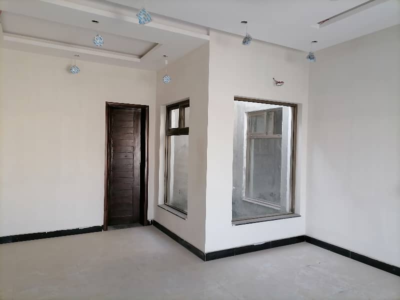 5 Marla Office available for rent in Moon Market, Lahore 0