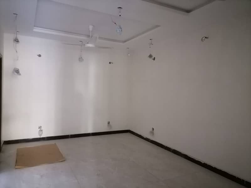 5 Marla Office available for rent in Moon Market, Lahore 1