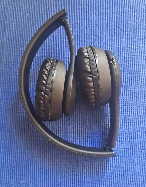 p47 headphones wireless 4