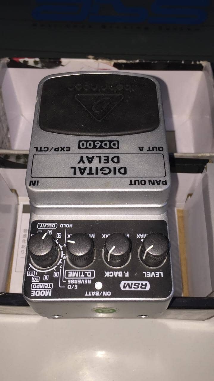 Behringer DR600 Echo Delay padal 7