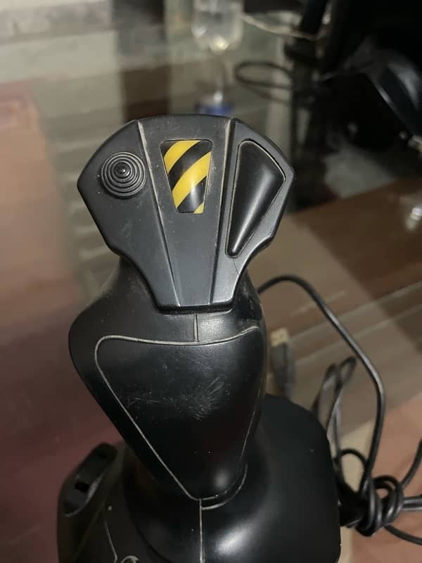 Thrustmaster joystick pc 1