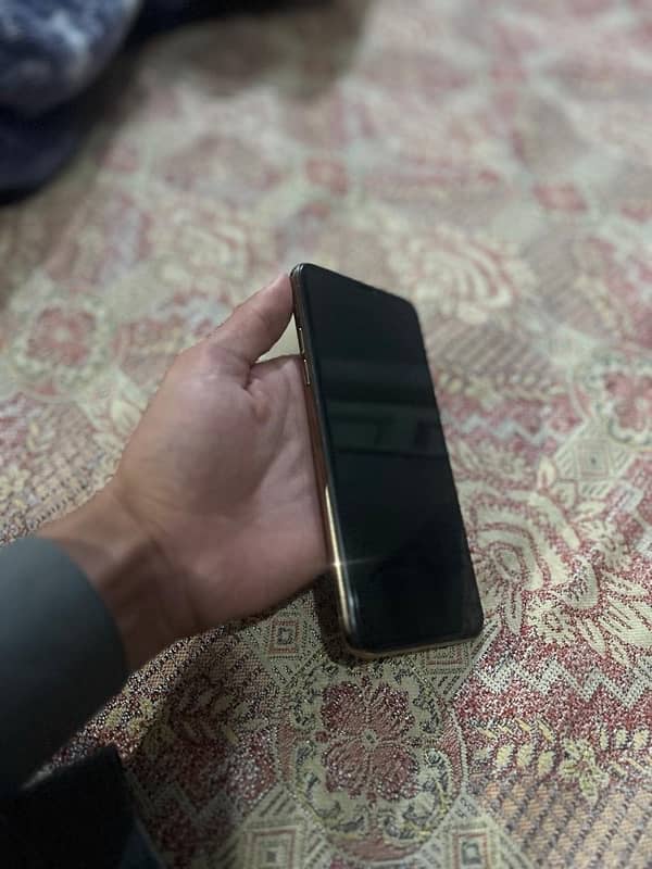 iphone 11 pro max 512gb non pta 80% health 1