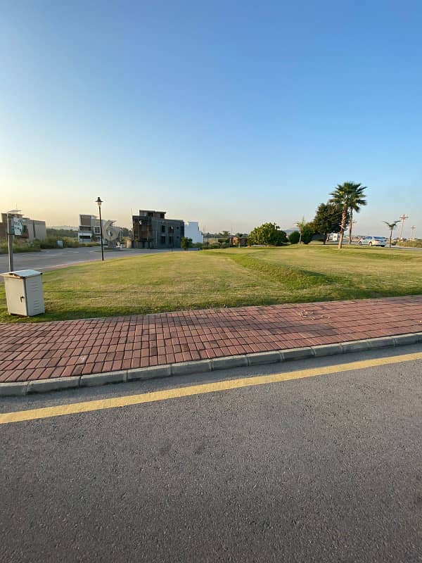 5 MRLA H-BLOCK 60FT ROAD IDEAL LOCATION PLOT 2