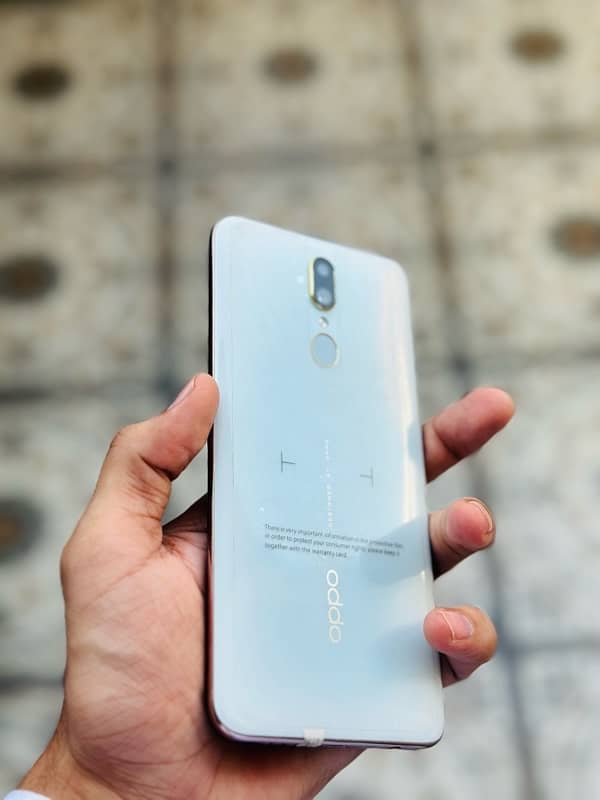 oppo f11 8/256 pta 0