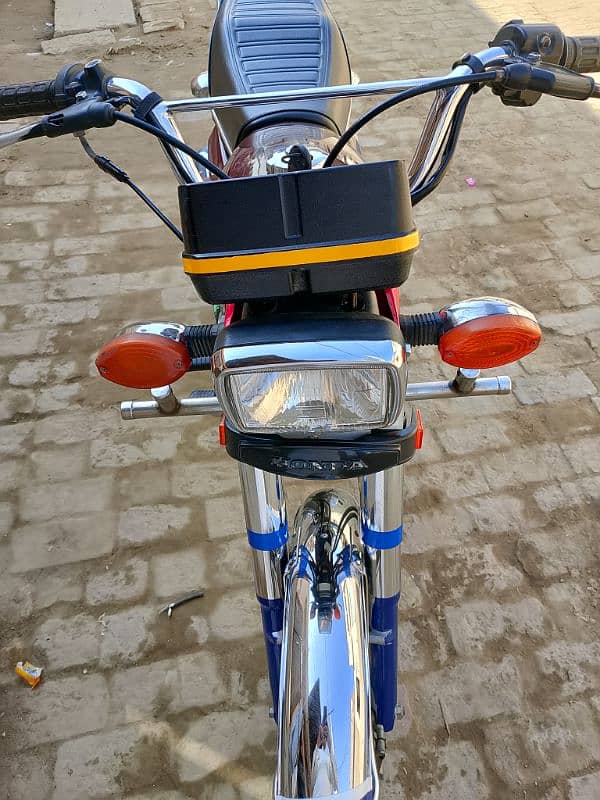 i want to Sale 125 Honda Bike. 4