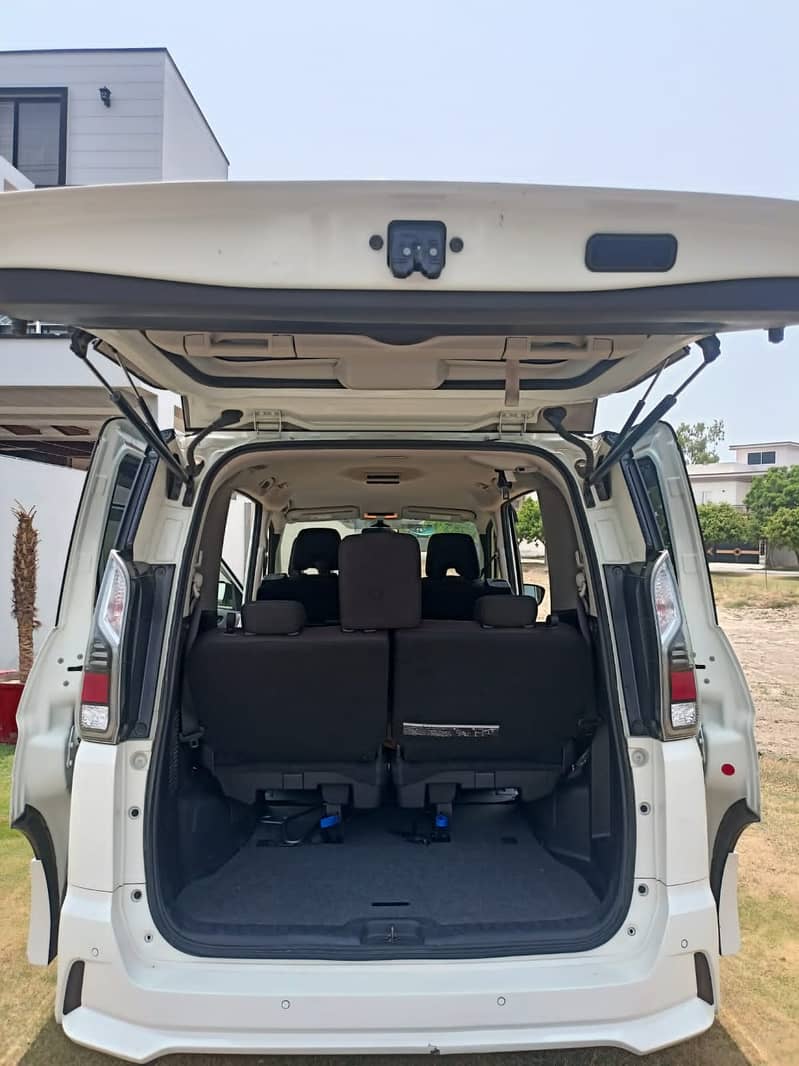 Nissan Serena highway star e-power 2018 4