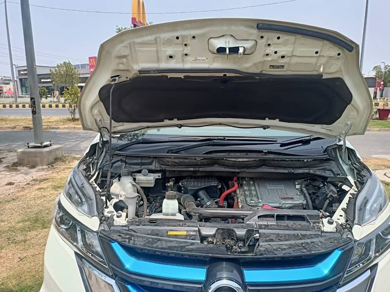 Nissan Serena highway star e-power 2018 7