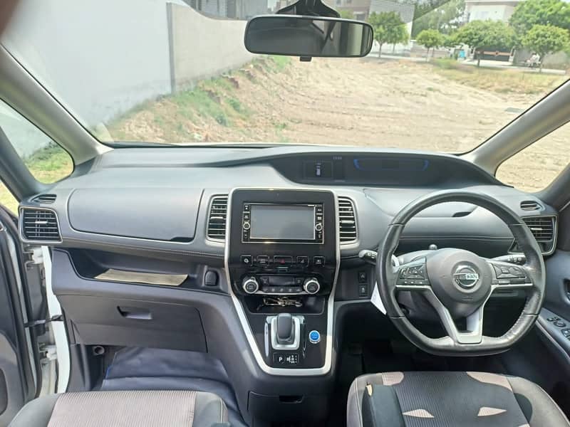 Nissan Serena highway star e-power 2018 8