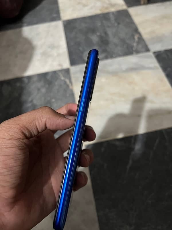 Realme 5 with box charger 4/64 panel break 5